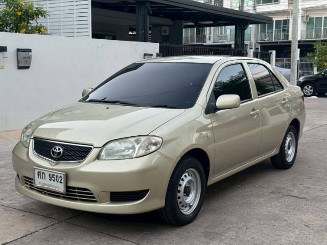 รถ Toyota Vios 1.5 J สี บรอนซ์ทอง