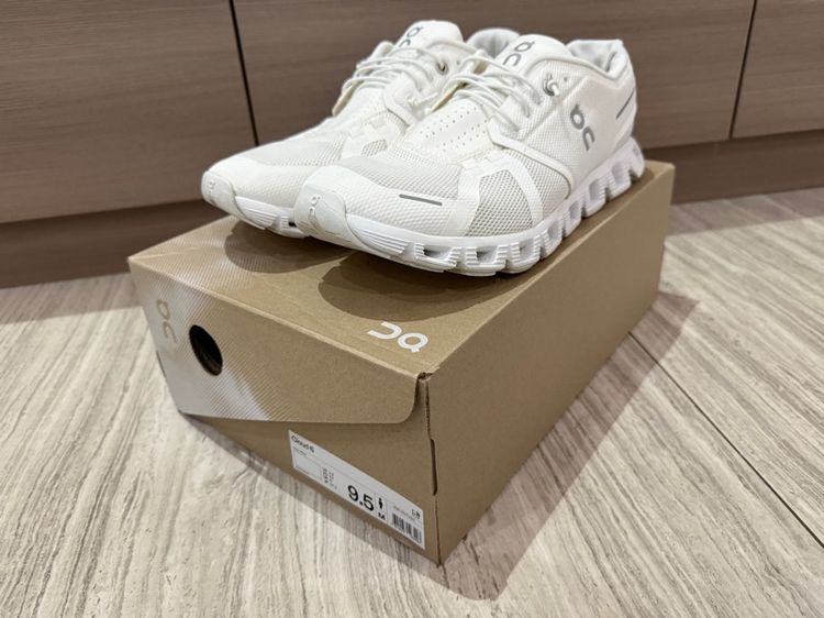 รองเท้า oncloud  white us 9.5 men รูปที่ 7