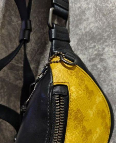 กระเป๋าคาดอก coach mini bag  แท้  รูปที่ 3