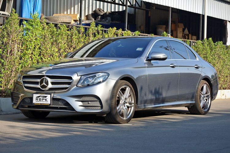 รถ Mercedes-Benz E-Class E300e สี เทา