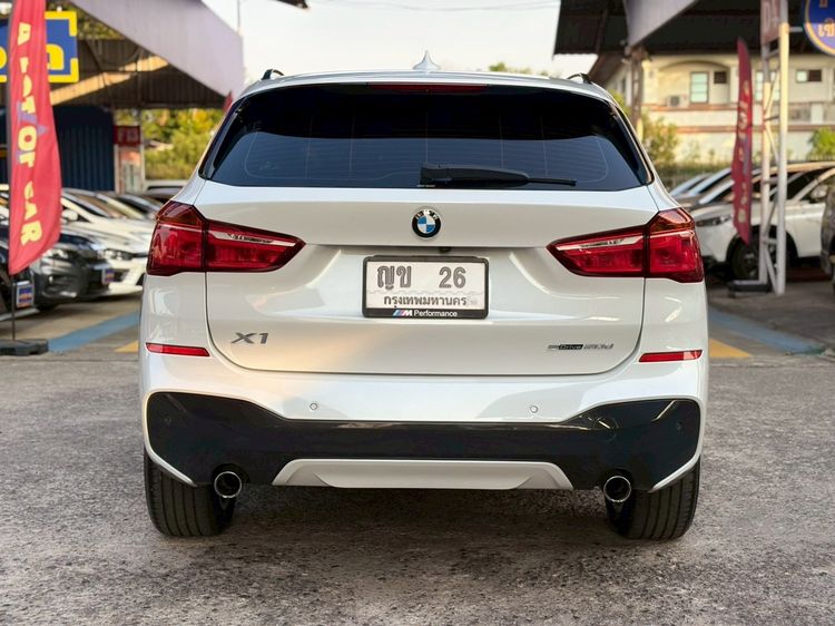BMW X1 2019 2.0 sDrive20d M Sport Sedan ดีเซล ไม่ติดแก๊ส เกียร์อัตโนมัติ ขาว รูปที่ 4