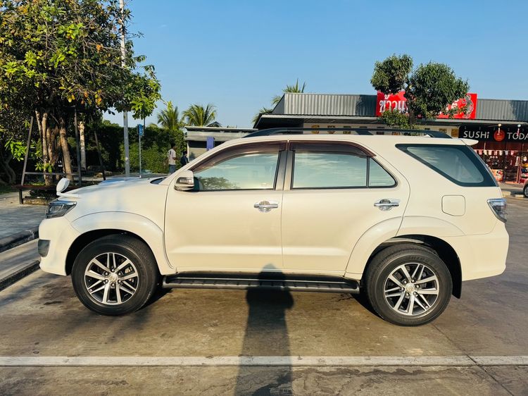 Toyota Fortuner 2012 3.0 V Utility-car ดีเซล เกียร์อัตโนมัติ ขาว