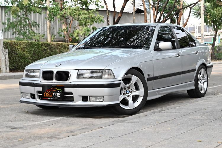 รถ BMW Series 3 323i สี บรอนซ์เงิน