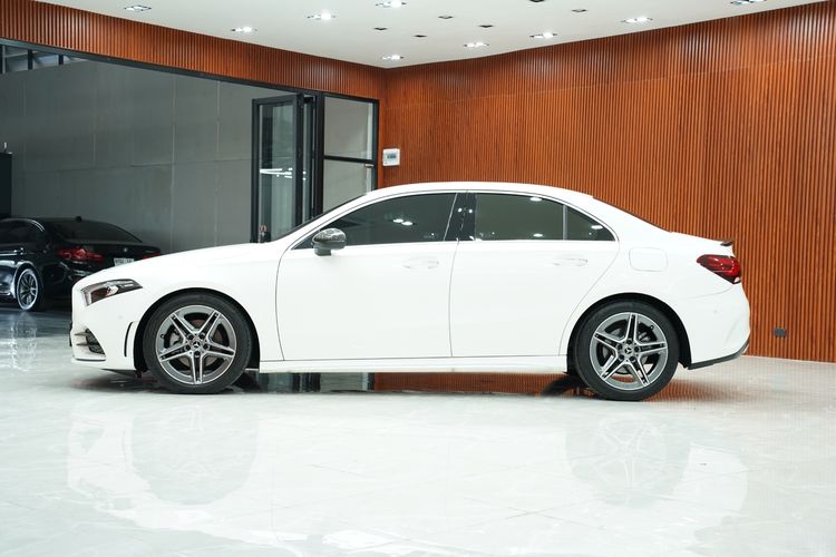 Mercedes-Benz A-Class 2022 A200 Sedan เบนซิน เกียร์อัตโนมัติ ขาว รูปที่ 4