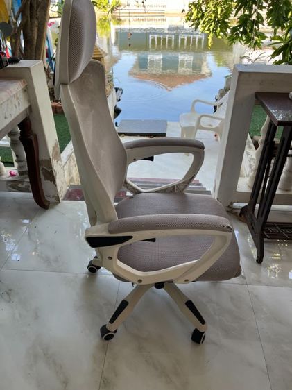 ดำ เก้าอี้สำนักงาน หนัง เก้าอี้นั่งทำงานเล่นคอมปรับระดับได้ มี4ตัว โช๊คปรับขึ้นลงได้ มีขายื่นนอนได้ ขายถูก