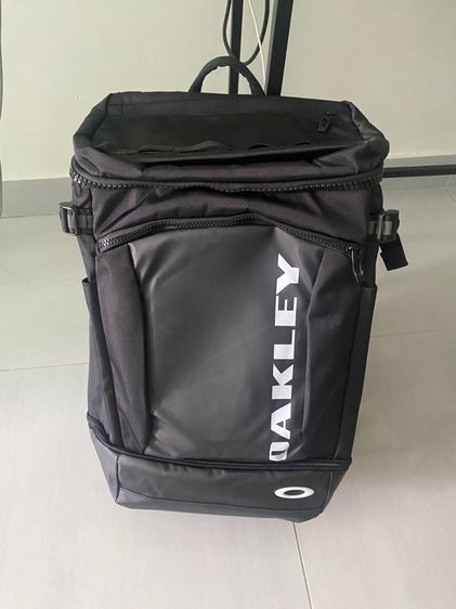 กระเป๋า OAKLEY