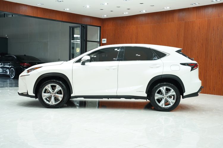 Lexus Nx300h 2015 2.5 Grand Luxury Utility-car ไฮบริด เกียร์อัตโนมัติ ขาว รูปที่ 4