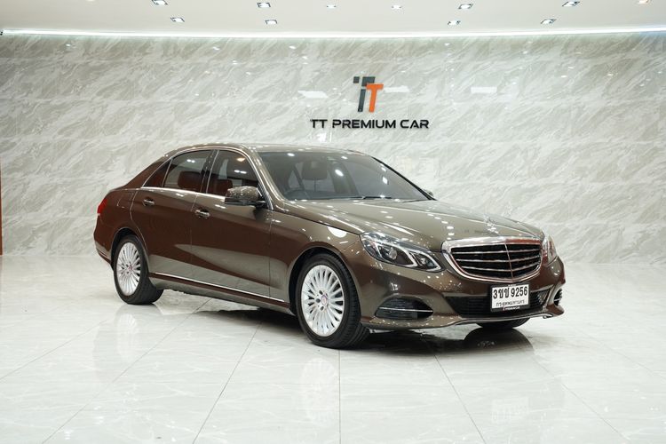 รถ Mercedes-Benz E-Class E300 สี น้ำตาล