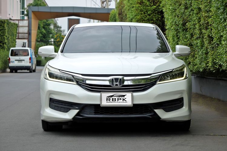 Honda Accord 2016 2.0 E Sedan เบนซิน ไม่ติดแก๊ส เกียร์อัตโนมัติ ขาว รูปที่ 3