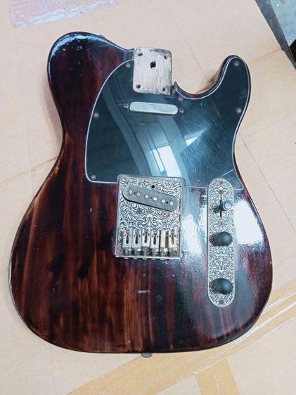 บอดี้กี่ตาร์ สไควเออร์ รูปที่ 2