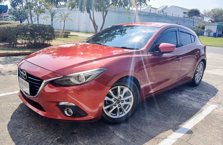รถ Mazda Mazda3 2.0 SP Sports สี แดง