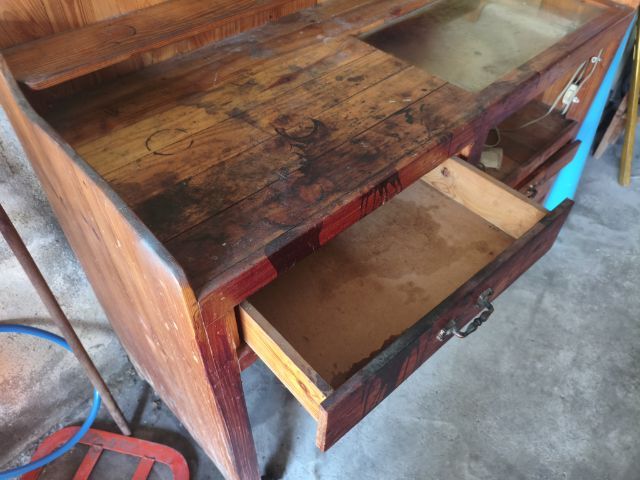 โต๊ะเลี่ยมพระ