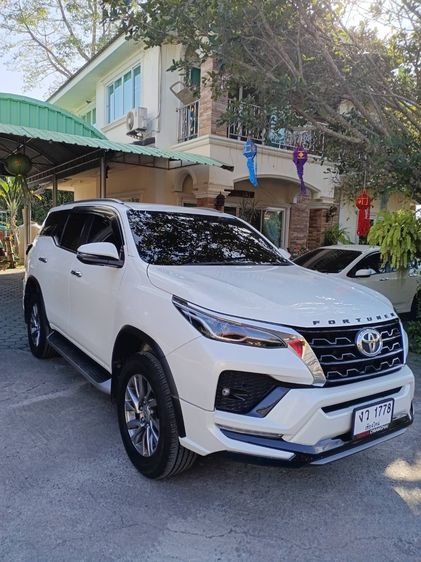 Toyota Fortuner 2020 2.4 V 4WD Utility-car ดีเซล เกียร์อัตโนมัติ ขาว รูปที่ 3