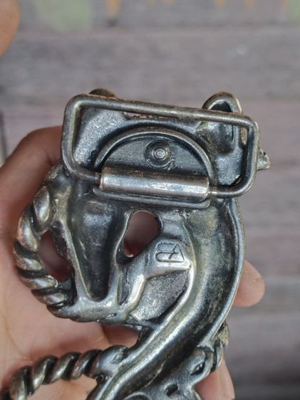 หัวเข็มขัด มังกร ไม่แน่ใจ ว่าใช่เงินไหม รูปที่ 2