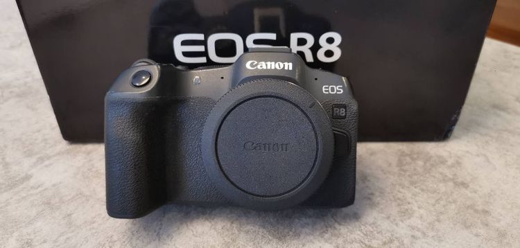 ขาย R8 อปกศ พร้อมอะเดปเตอร์ และ L plate สภาพของใหม่