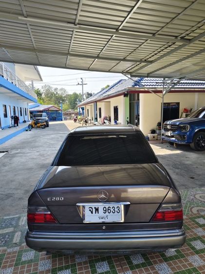 Mercedes-Benz E-Class 1993 E220 Sedan เบนซิน ไม่ติดแก๊ส เกียร์อัตโนมัติ น้ำตาล รูปที่ 4