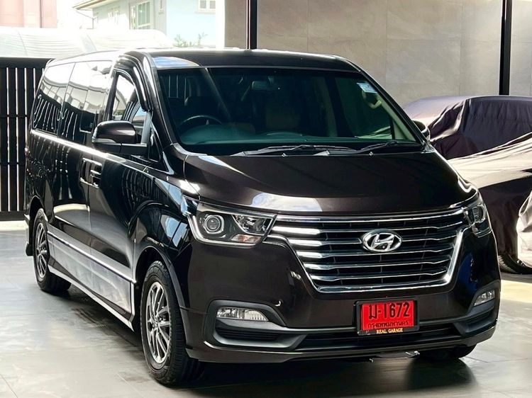 Hyundai H-1  2019 2.5 Deluxe Van ดีเซล ไม่ติดแก๊ส เกียร์อัตโนมัติ ดำ รูปที่ 2