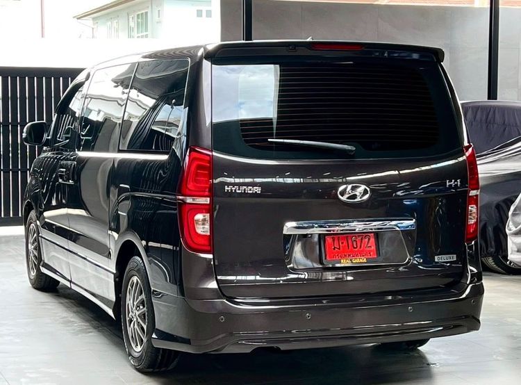 Hyundai H-1  2019 2.5 Deluxe Van ดีเซล ไม่ติดแก๊ส เกียร์อัตโนมัติ ดำ รูปที่ 3