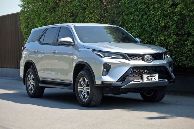 Toyota Fortuner 2024 2.4 Leader V Utility-car ดีเซล ไม่ติดแก๊ส เกียร์อัตโนมัติ เทา รูปที่ 4
