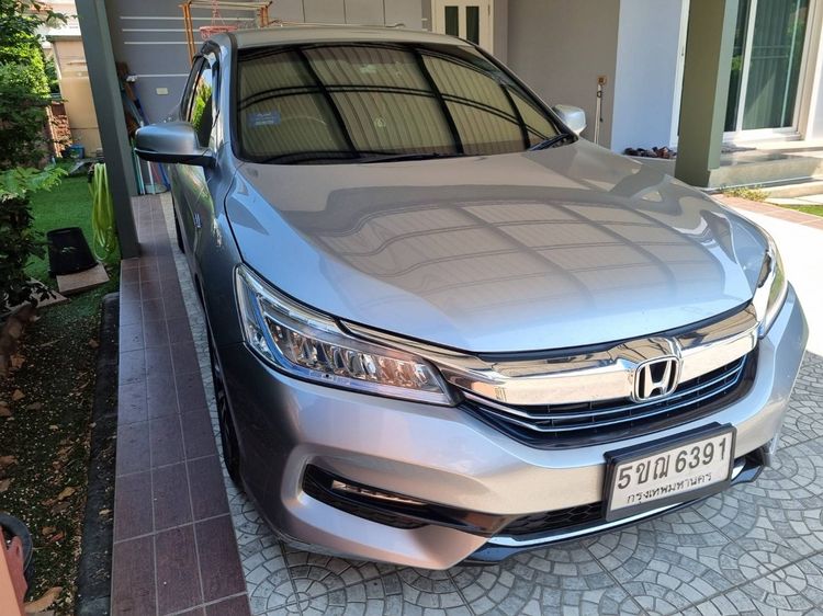 รถ Honda Accord 2.0 Hybrid สี เทา