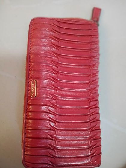 ขายกระเป๋าCoach สีแดงสภาพดี