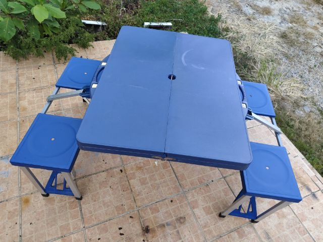 โต๊ะสนามพับเก็บได้