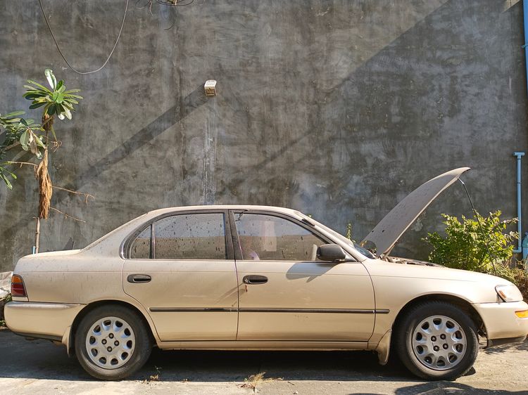 Toyota Corolla 1996 1.6 GLi Sedan เบนซิน ไม่ติดแก๊ส เกียร์ธรรมดา น้ำตาล รูปที่ 2
