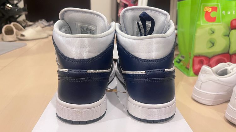 Nike Air Jordan 1 Mid SE รูปที่ 3