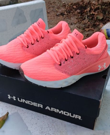 รองเท้าวิ่ง under armour รูปที่ 6