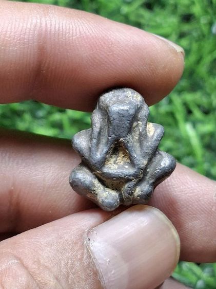 ปิดตาตะกั่วหล่อเก่ามีคราบกรุดินเบ้า ไม่รู้ที่