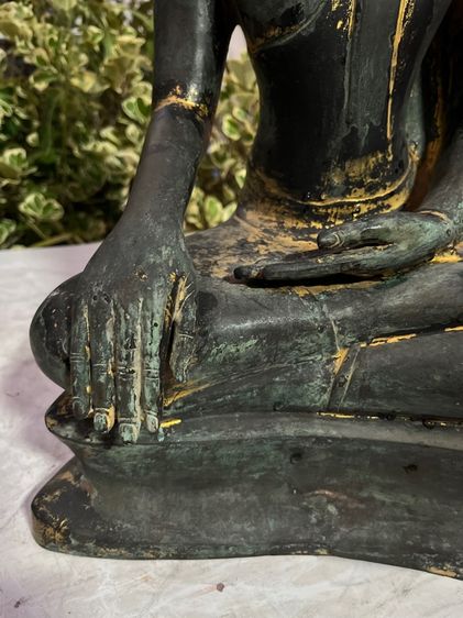 พระบูชาอู่ทองเนื้อสำริดเก่า รูปที่ 2