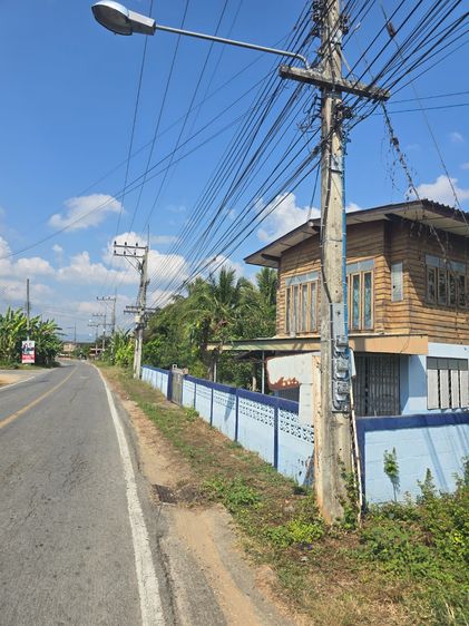 มีบางส่วน ขายบ้านไม้สัก2ชั้น พร้อมสวนผลไม้ที่ดิน1 ไร่ 38ตรว.ติดถนนใหญ่ ถนนแม่พริก-เถิน อ.แม่พริกจ.ลำปาง รูปที่ 3