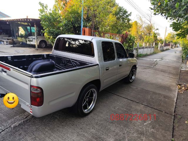 Toyota Hilux Tiger D4D 2003 รุ่นย่อยอื่นๆ Pickup ดีเซล ไม่ติดแก๊ส เกียร์ธรรมดา บรอนซ์ทอง รูปที่ 2