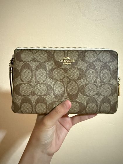 กระเป๋าตัง Coach