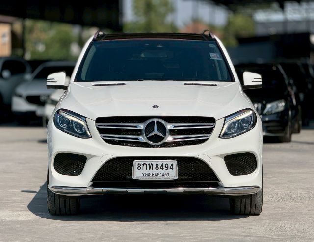 Mercedes-Benz GLE-Class 2017 GLE500 ปลั๊กอินไฮบริด (PHEV) เกียร์อัตโนมัติ ขาว รูปที่ 3