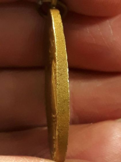 เหรียญครูบาศรีวิชัย วัดบ้านปาง รุ่นแรก ปี2482 เนื้อทองฝาบาตรห่วงเชื่อมขอบกระบอกสภาพยังสวย รูปที่ 3