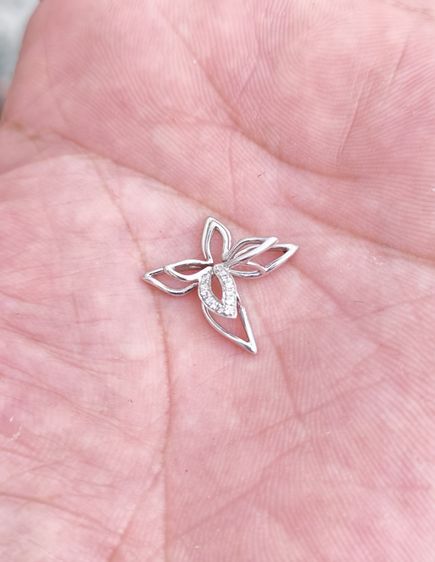 จี้ทองคำขาว​ Platinum​ 950​ เพขรแท้​ 12​ เม็ด​ แบ่งปันถูกที่สุดครับ​