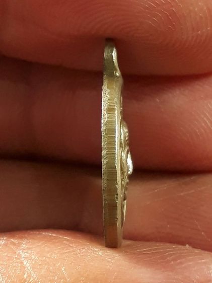 เหรียญหลวงปู่ทวด วัดช้างให้ พิมพ์เม็ดแตง ปี2506 บล็อกหน้าผาก 4 เส้น เนื้อโลหะชุบนิเกิลสภาพยังสวย รูปที่ 4