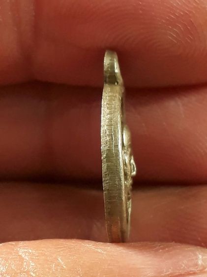 เหรียญหลวงปู่ทวด วัดช้างให้ พิมพ์เม็ดแตง ปี2508 บล็อกหน้าผากปีกกา เนื้อโลหะชุบนิเกิลสภาพยังสวย รูปที่ 4