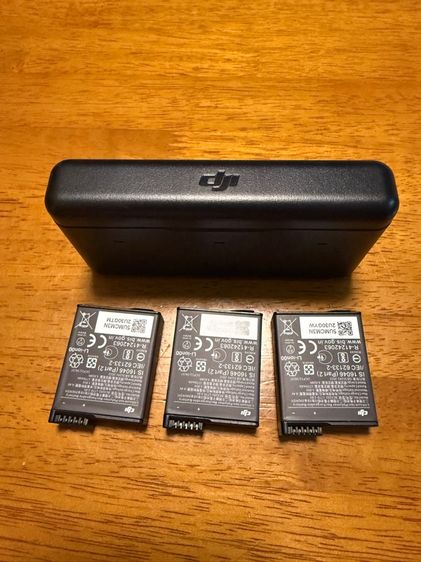 แบตเตอรี่พร้อมเเท่นชาร์จ เเบรนด์เเท้ Dji Osmo Action 3ก้อน รูปที่ 3
