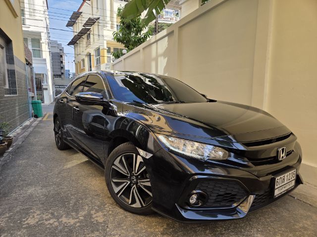 Honda Civic 2017 1.5 Turbo RS Sedan เบนซิน ไม่ติดแก๊ส เกียร์อัตโนมัติ ดำ รูปที่ 2