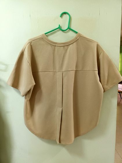 🎁เสื้อมือสองผู้หญิง เสื้อยืด เสื้อแขนยาว เสื้อกันหนาว สภาพนางฟ้า ขายถูกๆจ้า รูปที่ 5