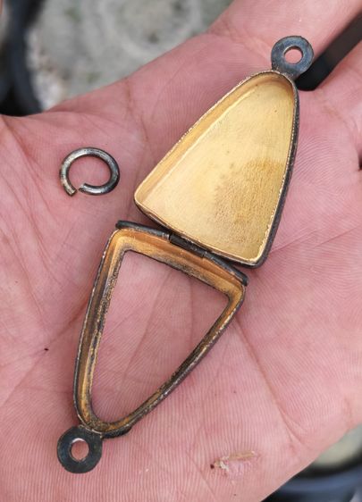 ตลับใส่พระเงินแท้ งานเก่า นน. 13.48 กรัม​ สวยหายากครับใบนี้​ ราคาดีๆครับ รูปที่ 8