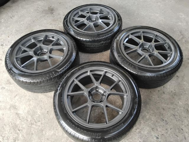 แม็ก 5 รู ขอบ 18 พร้อมยาง Bridgestone D 23