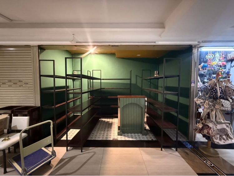 ชั้นวางสินค้า โชว์สินค้า งานสั่งทำอย่างดี  รูปที่ 13