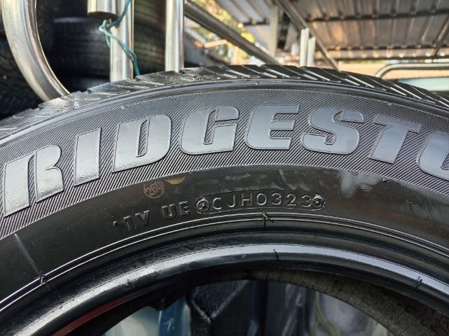 ยาง Bridgestone 215 65 16 ปลายปี 23