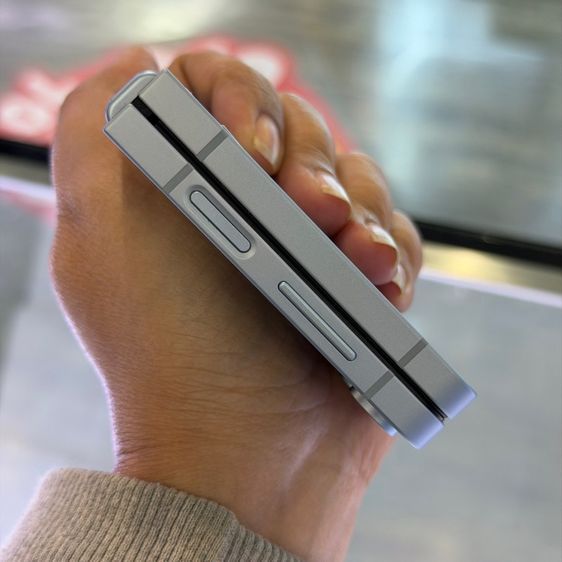 Samsung Z Flip6 256GB สีฟ้า เครื่องศูนย์ สภาพสวยมากๆ จอ6.7นิ้ว แรม12รอม256 Snap8 Gen3 กล้อง50ล้าน(2ตัว) ประกันศูนย์มี 🔥🔥 รูปที่ 10