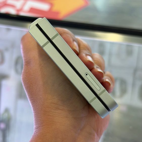 Samsung Z Flip6 512GB สีเขียว เครื่องศูนย์ สภาพสวยมากๆ จอ6.7นิ้ว แรม12รอม512 Snap8 Gen3 กล้อง50ล้าน(2ตัว)🔥🔥 รูปที่ 9