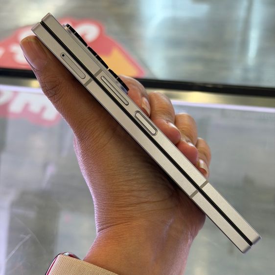 Samsung Z Fold6 สีเงิน เครื่องศูนย์ สภาพสวย จอ7.6นิ้ว แรม12รอม256 Snap8 Gen3 กล้อง50ล้าน(3ตัว) เครื่องใช้งานดีเยี่ยม ครบยกกล่อง🔥🔥 รูปที่ 10