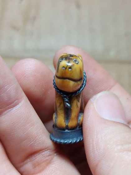 เครื่องรางสอหลวงพ่อปานวัดคลองด่านตัวใหญ่กระเช้าเงินแท้ผิวฉ่ำๆ